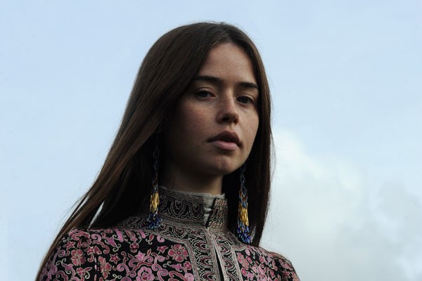 flo-morrissey-6041-tt-width-600-height-400-crop-1-bgcolor-000000